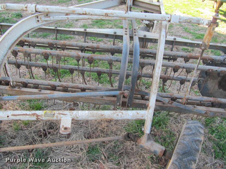 image for item DT9640 New Idea 4150 hay rake