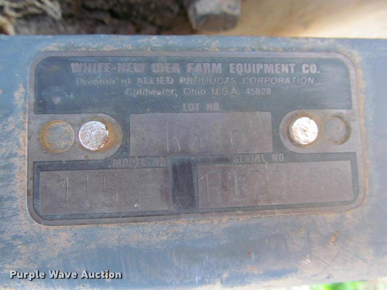 image for item DT9640 New Idea 4150 hay rake