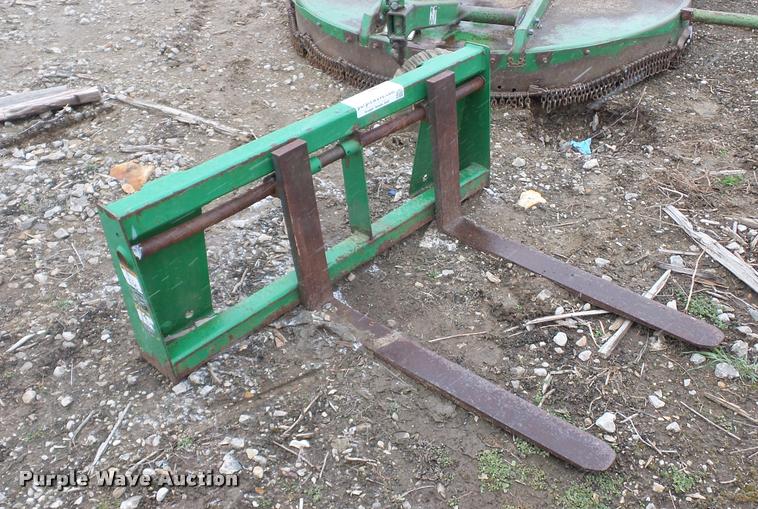 image for item J1556 John Deere pallet forks