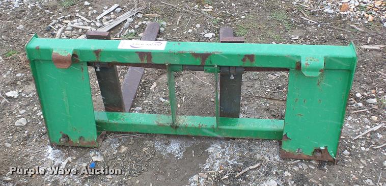 image for item J1556 John Deere pallet forks