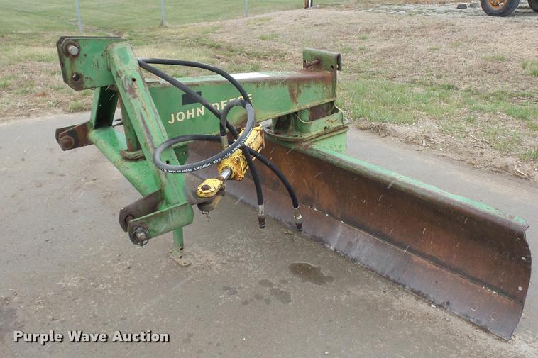 image for item J1557 John Deere 95 blade