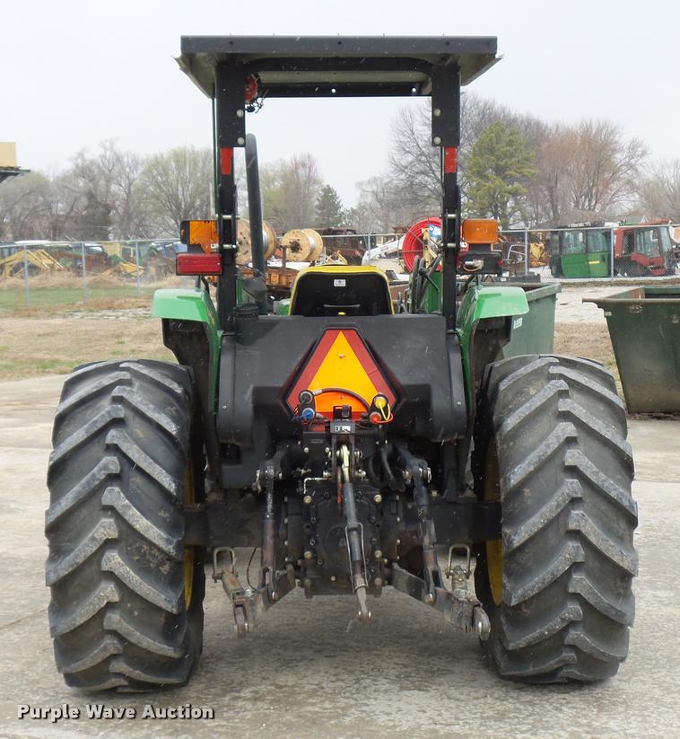image for item J1558 2004 John Deere 5520 tractor