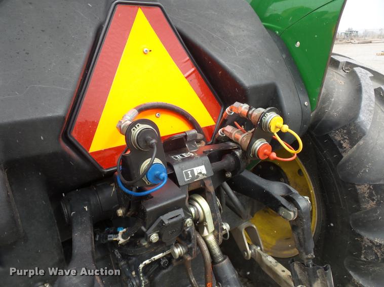 image for item J1558 2004 John Deere 5520 tractor