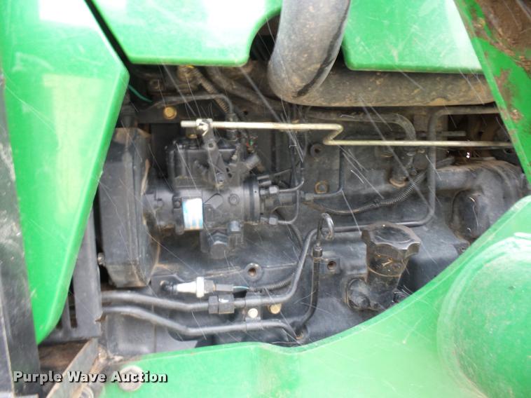 image for item J1558 2004 John Deere 5520 tractor