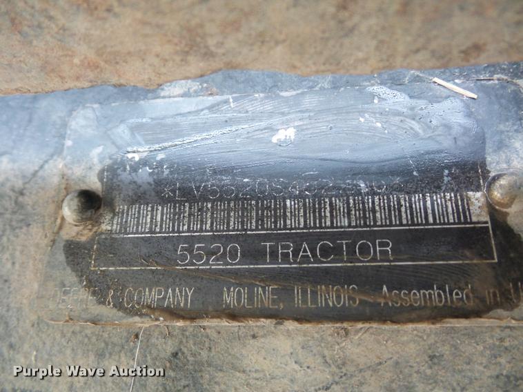 image for item J1558 2004 John Deere 5520 tractor