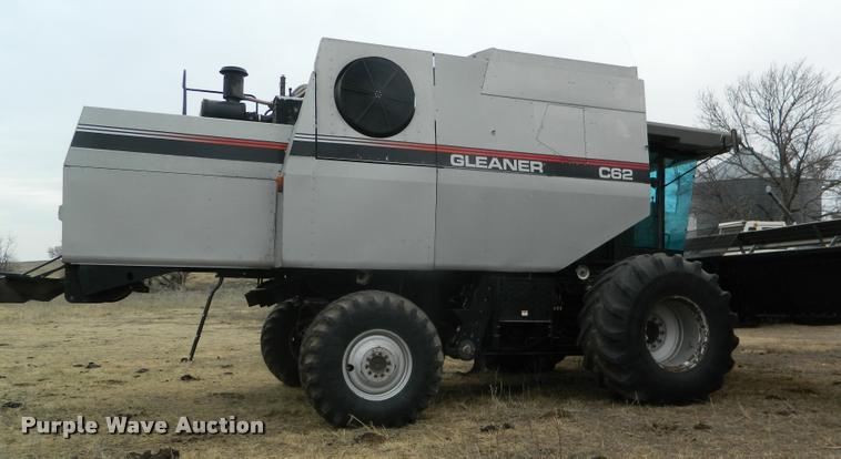 image for item K2704 2001 Gleaner C62 RWA combine