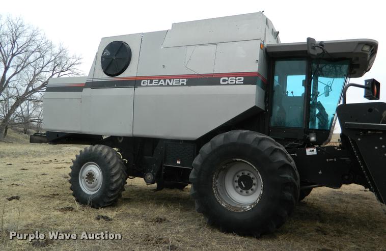 image for item K2704 2001 Gleaner C62 RWA combine