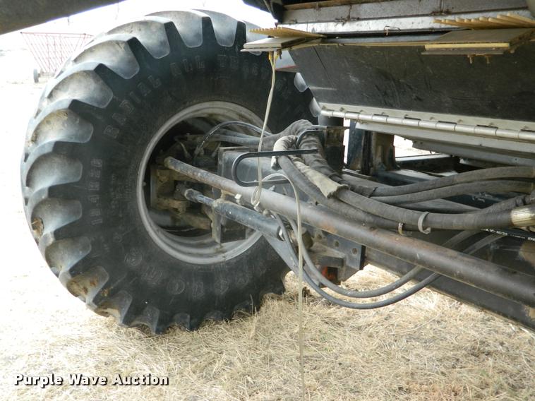 image for item K2704 2001 Gleaner C62 RWA combine