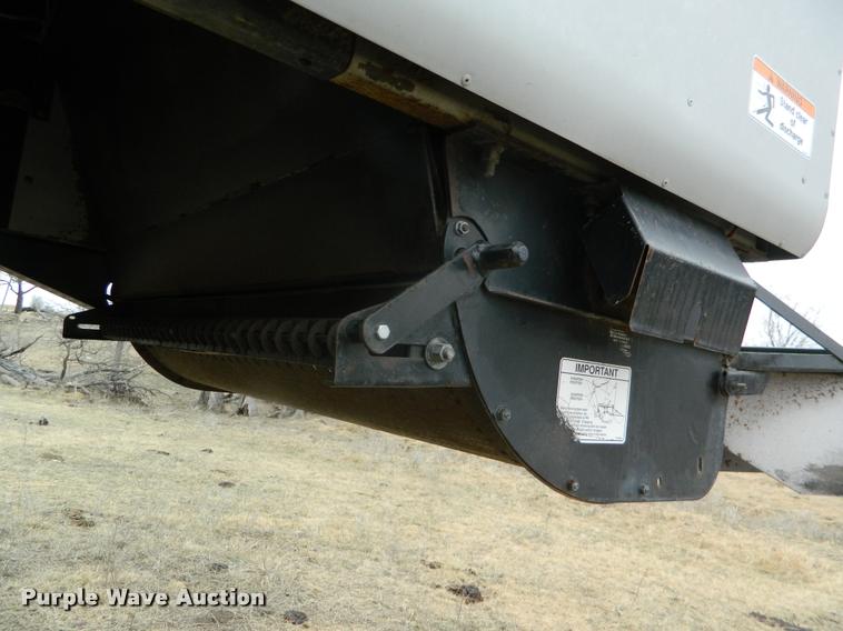 image for item K2704 2001 Gleaner C62 RWA combine