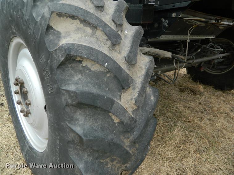 image for item K2704 2001 Gleaner C62 RWA combine