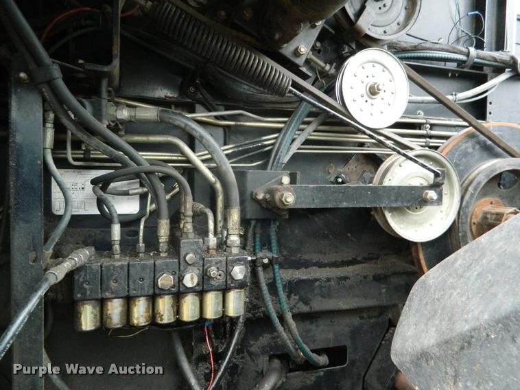 image for item K2704 2001 Gleaner C62 RWA combine