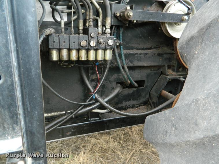 image for item K2704 2001 Gleaner C62 RWA combine