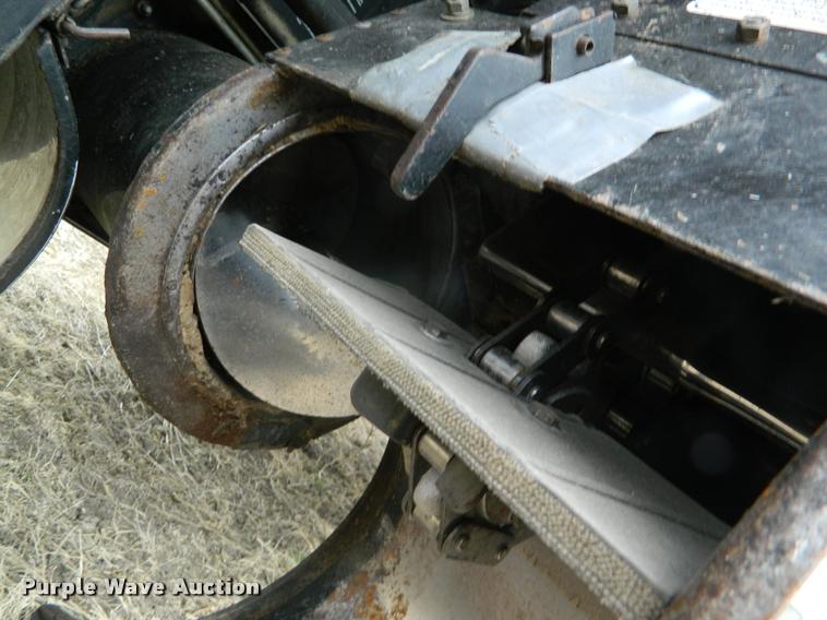 image for item K2704 2001 Gleaner C62 RWA combine