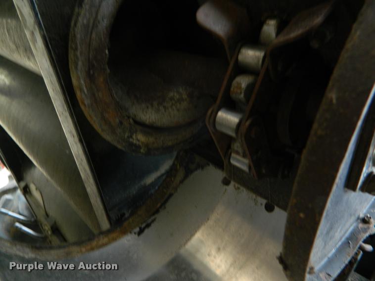 image for item K2704 2001 Gleaner C62 RWA combine