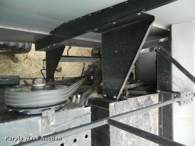 image for item K2704 2001 Gleaner C62 RWA combine