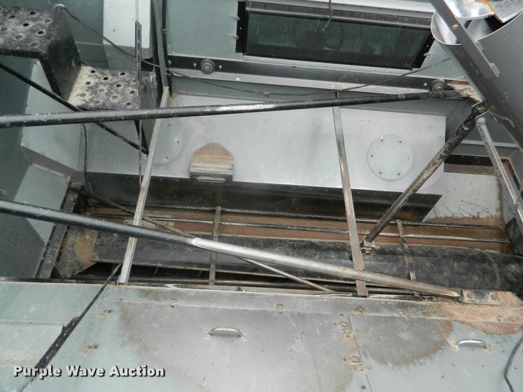 image for item K2704 2001 Gleaner C62 RWA combine