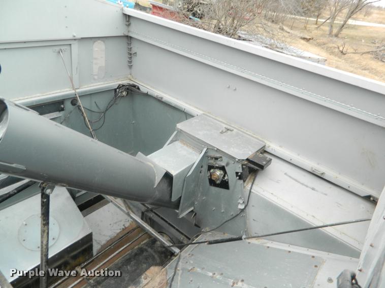 image for item K2704 2001 Gleaner C62 RWA combine