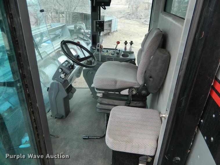 image for item K2704 2001 Gleaner C62 RWA combine