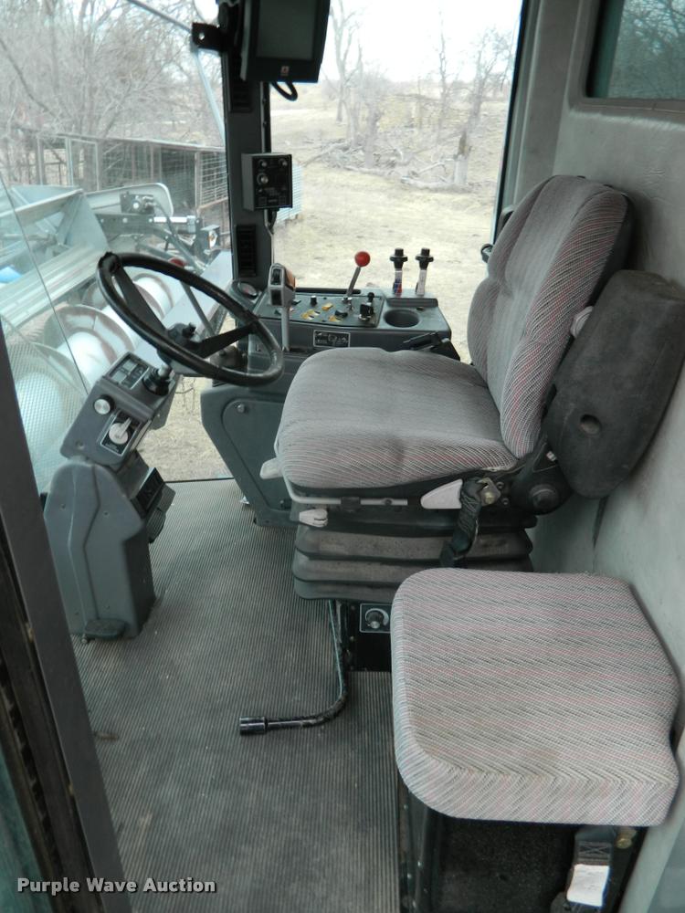 image for item K2704 2001 Gleaner C62 RWA combine