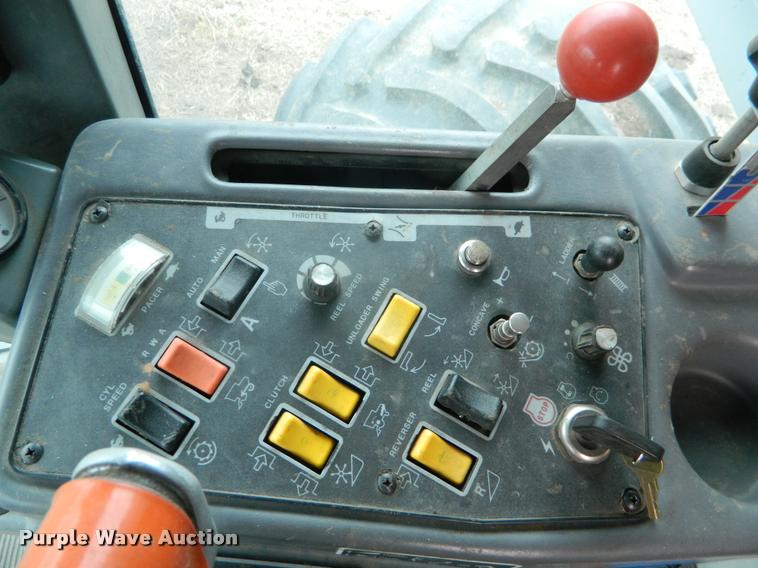 image for item K2704 2001 Gleaner C62 RWA combine