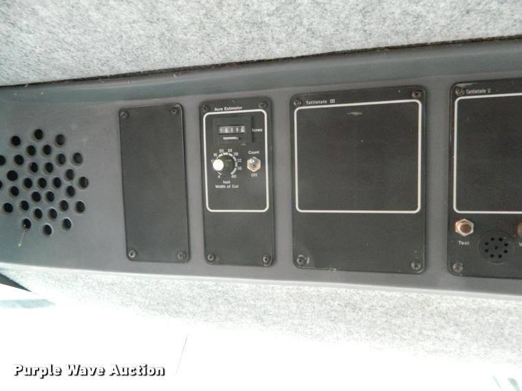 image for item K2704 2001 Gleaner C62 RWA combine