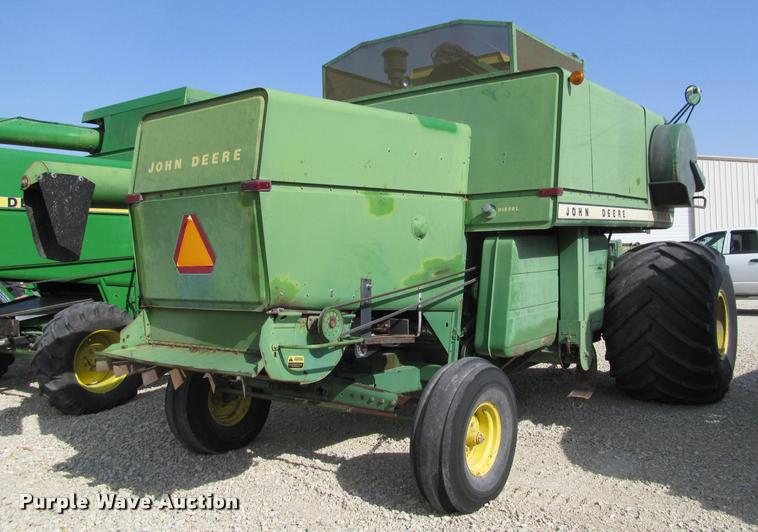 image for item K4962 John Deere 6600 combine