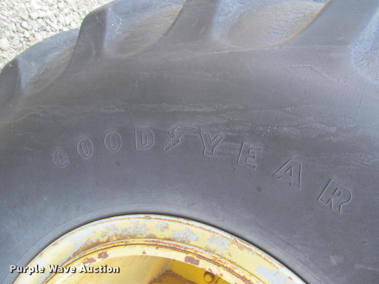 image for item K4962 John Deere 6600 combine