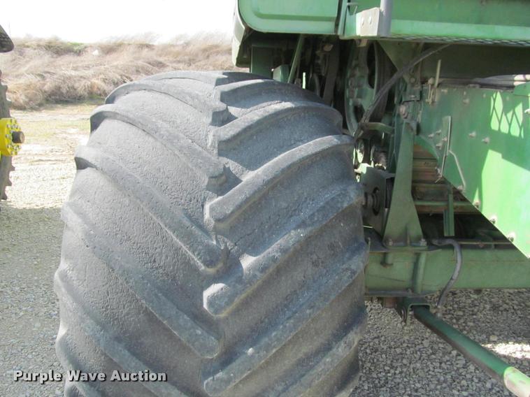 image for item K4962 John Deere 6600 combine