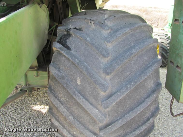 image for item K4962 John Deere 6600 combine
