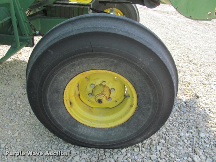 image for item K4962 John Deere 6600 combine