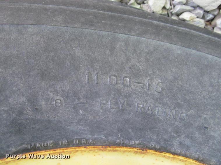 image for item K4962 John Deere 6600 combine