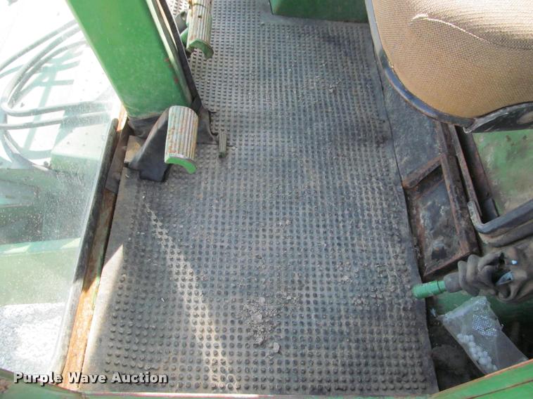 image for item K4962 John Deere 6600 combine