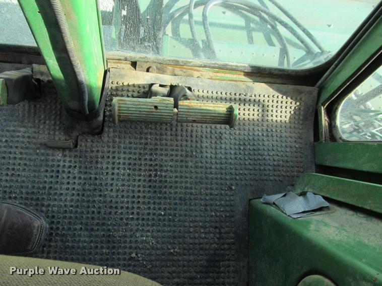 image for item K4962 John Deere 6600 combine