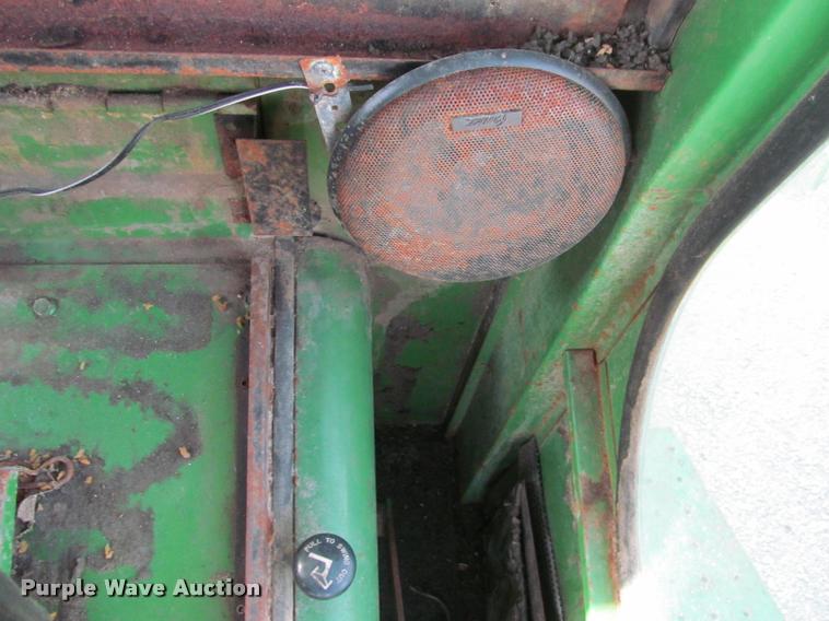 image for item K4962 John Deere 6600 combine