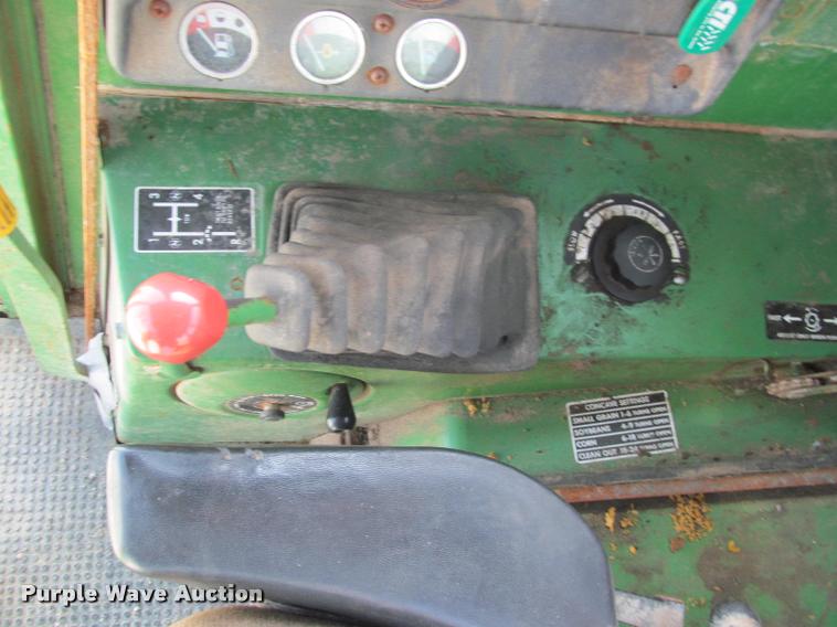 image for item K4962 John Deere 6600 combine