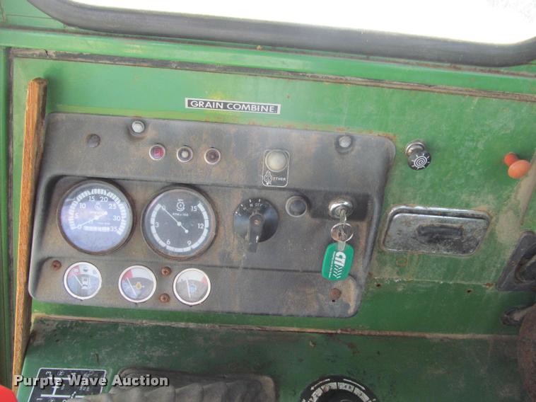 image for item K4962 John Deere 6600 combine