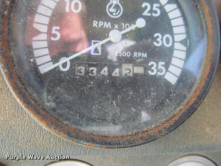 image for item K4962 John Deere 6600 combine