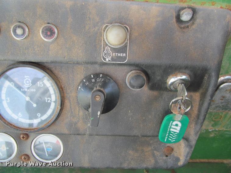 image for item K4962 John Deere 6600 combine