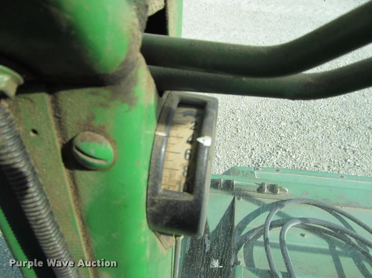 image for item K4962 John Deere 6600 combine