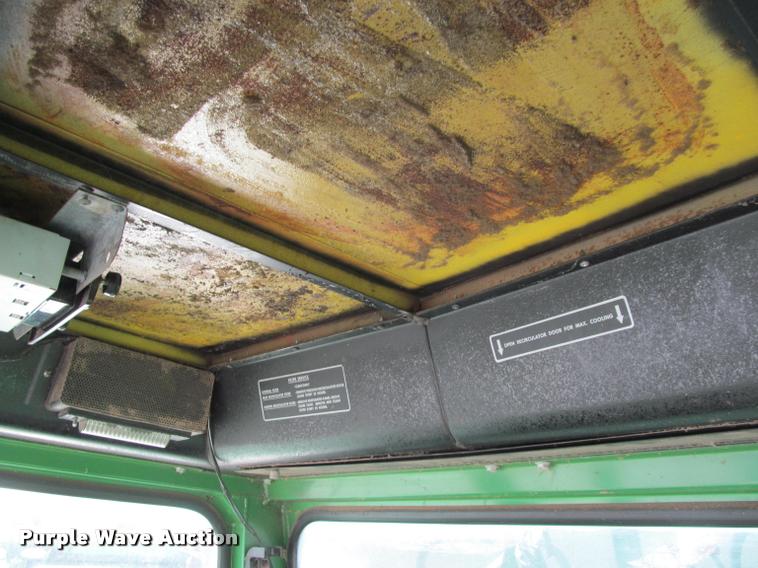 image for item K4962 John Deere 6600 combine