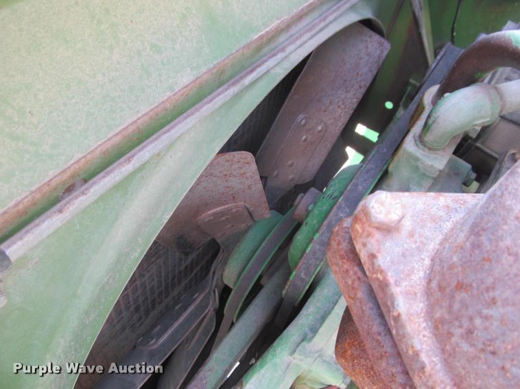 image for item K4962 John Deere 6600 combine