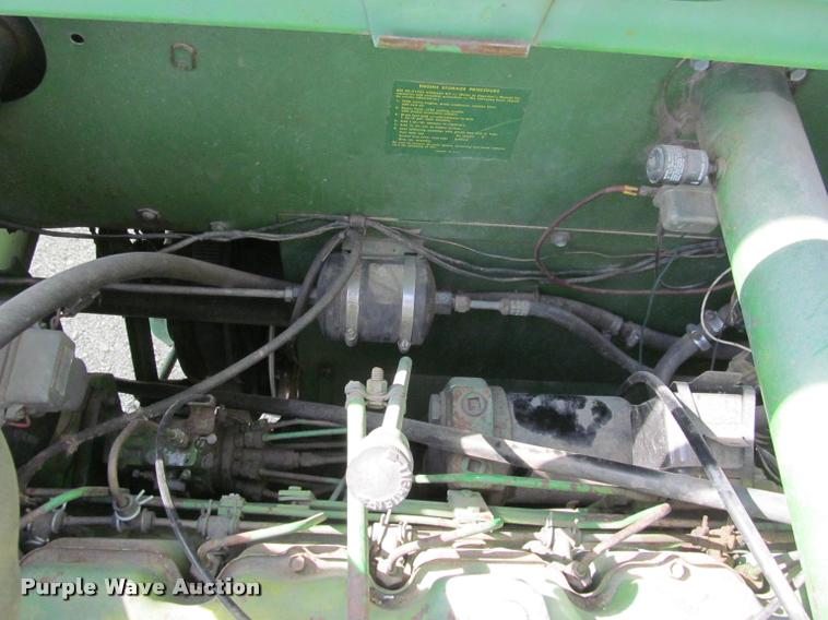 image for item K4962 John Deere 6600 combine