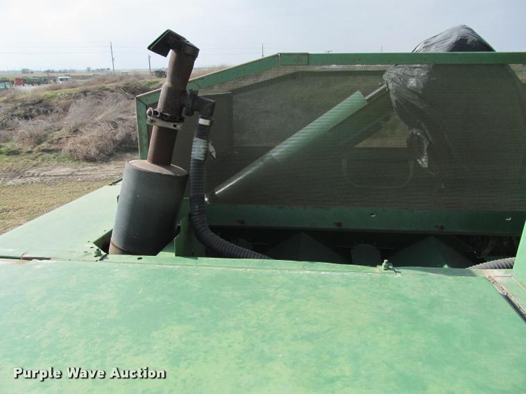 image for item K4962 John Deere 6600 combine