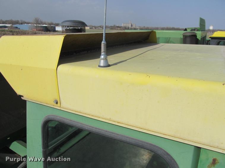 image for item K4962 John Deere 6600 combine