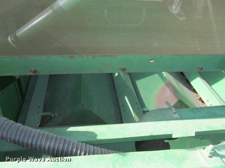 image for item K4962 John Deere 6600 combine