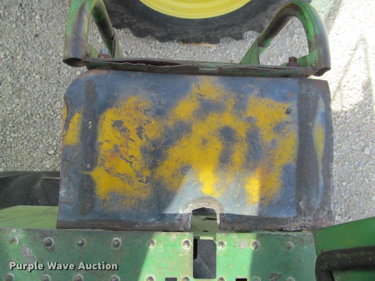 image for item K4962 John Deere 6600 combine