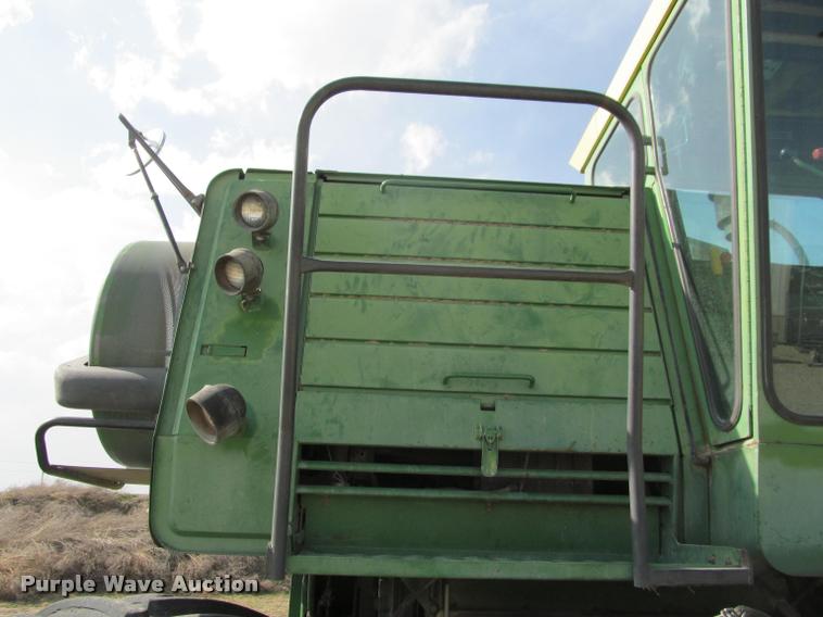 image for item K4962 John Deere 6600 combine