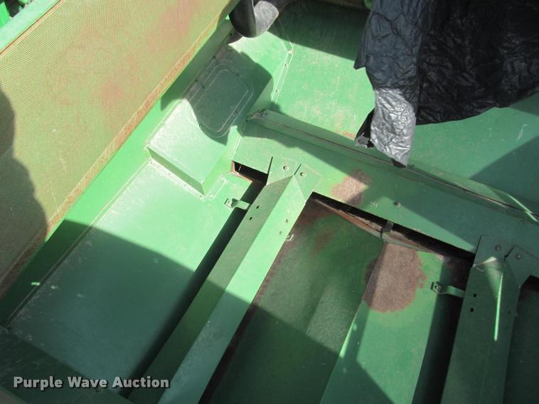 image for item K4962 John Deere 6600 combine