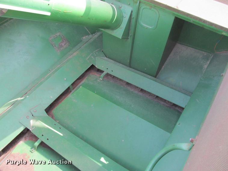 image for item K4962 John Deere 6600 combine