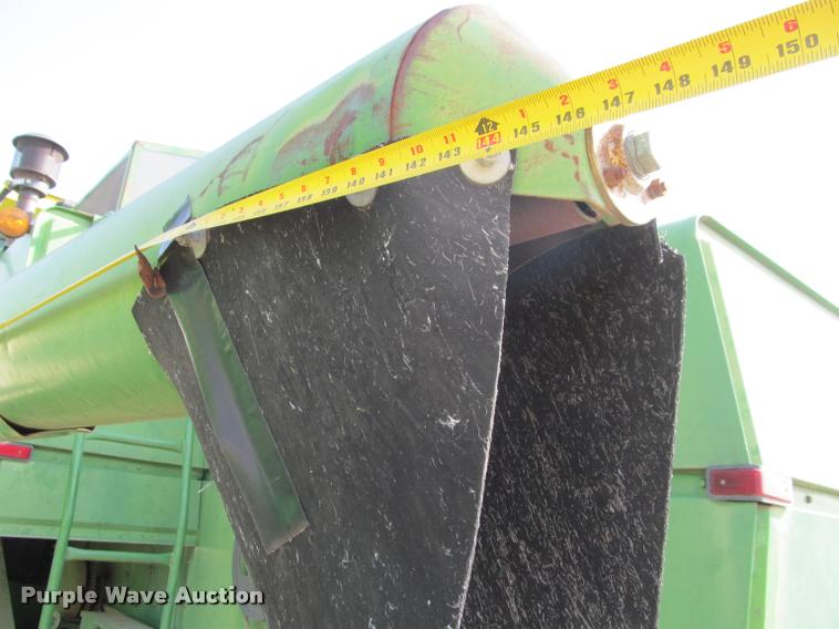 image for item K4962 John Deere 6600 combine